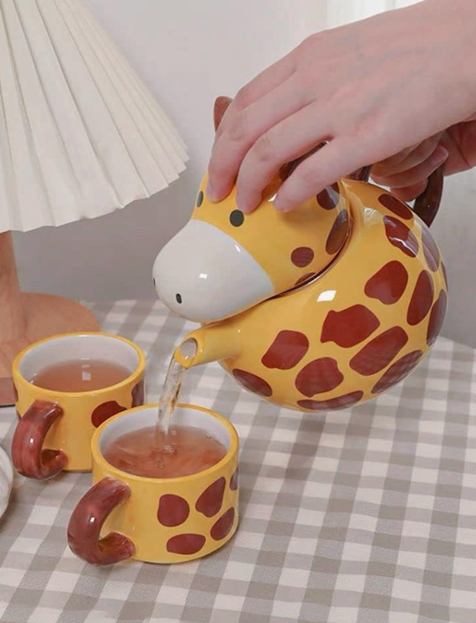 Stackable Giraffe Tea Set