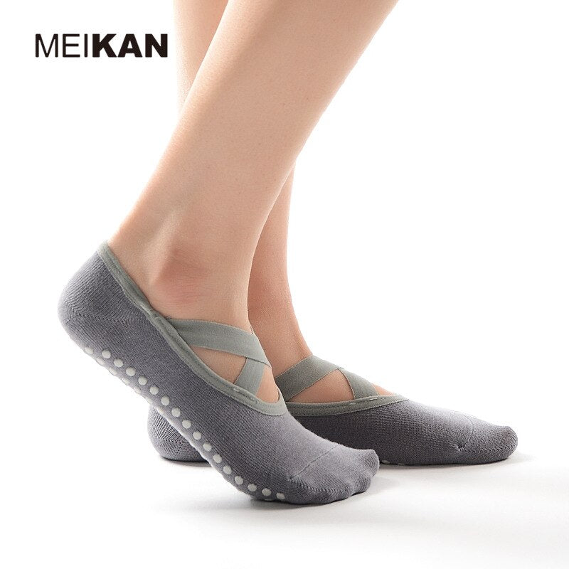 Unisex Non Slip Grip Socks with Cushion for Yoga