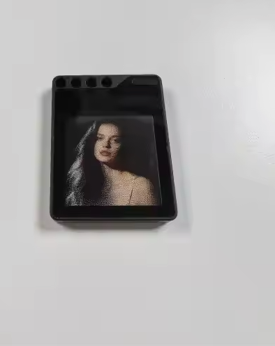 Smart E-Ink Photo Tag Keychain with GPS Tracker
